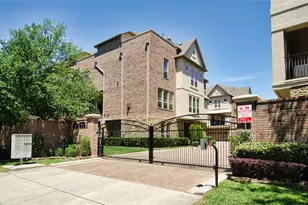 5303 Perrington Heights Ln, Houston, TX 77056 - Photo 4