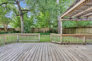 2030 Lone Rock Dr, Houston, TX 77339 - Photo 36