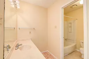 6103 Ludington Dr, Houston, TX 77035 - Photo 16