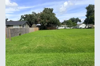 506 Hinken Street, Clute, TX 77531 - Photo 2