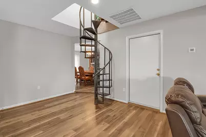 110 S 9th Street, Highlands, TX 77562 - Photo 6