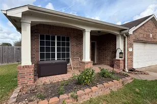 2103 Kingfisher Ct, League City, TX 77573 - Photo 2