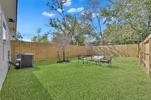 211 S 5th St, Conroe, TX 77301 - Photo 12