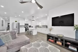 211 S 5th St, Conroe, TX 77301 - Photo 2