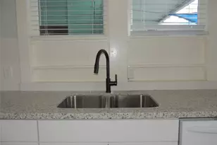 3701 Bradley St, Houston, TX 77009 - Photo 10