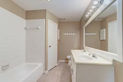 10020 Lasaber Court, Houston, TX 77038 - Photo 10