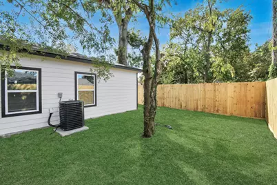 5941 Southlea Street, Houston, TX 77033 - Photo 30