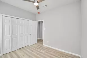 5941 Southlea St, Houston, TX 77033 - Photo 16