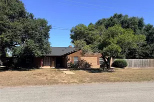 1705 Edgewood St, Liberty, TX 77575 - Photo 1