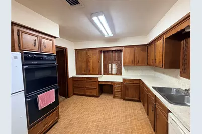 1705 Edgewood Street, Liberty, TX 77575 - Photo 18