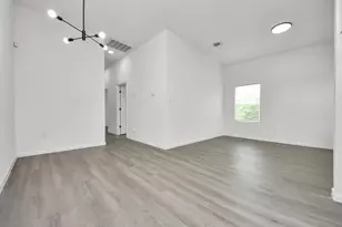 318 Tennessee St, Houston, TX 77029 - Photo 16