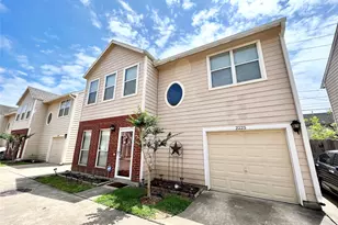 2225 Naomi St, Houston, TX 77054 - Photo 2