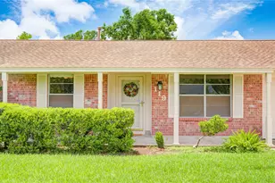 119 Poppy St, Lake Jackson, TX 77566 - Photo 2