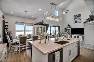 25 Cmdr. Runco Ln, Taylor Lake Village, TX 77586 - Photo 20