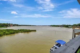 25 Cmdr. Runco Ln, Taylor Lake Village, TX 77586 - Photo 32