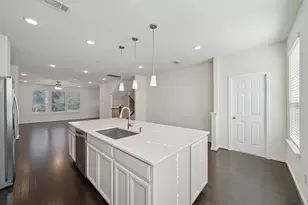 8604 Hollyoaks Creek Ln, Houston, TX 77063 - Photo 14