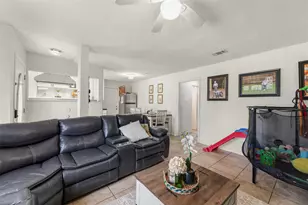 12127 Glen Hollow Dr, Houston, TX 77048 - Photo 6