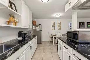 12127 Glen Hollow Dr, Houston, TX 77048 - Photo 12