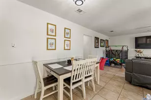 12127 Glen Hollow Dr, Houston, TX 77048 - Photo 10