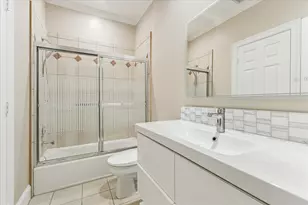 3515 Yupon St, Houston, TX 77006 - Photo 32