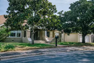 511 Crockett St, Brenham, TX 77833 - Photo 2
