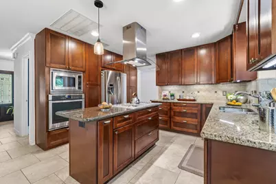 11 Thorn Berry Place, The Woodlands, TX 77381 - Photo 28