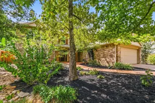 11 Thorn Berry Pl, The Woodlands, TX 77381 - Photo 2