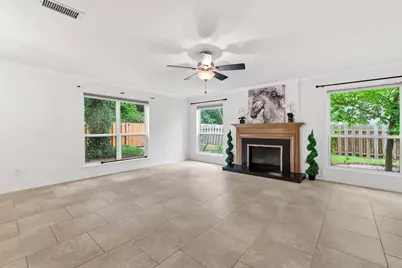 11 Thorn Berry Place, The Woodlands, TX 77381 - Photo 16
