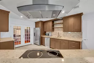 1806 Meadowlocke Ln, Sugar Land, TX 77478 - Photo 10