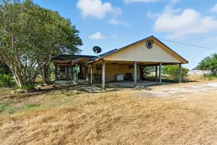 4672 Rakowitz Rd, Adkins, TX 78101 - Photo 4