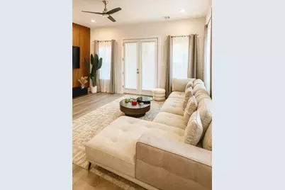 8419 Woodward Street #B, Houston, TX 77051 - Photo 6