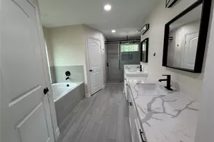2 Bayleaf Ln, The Woodlands, TX 77380 - Photo 20