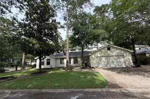 2 Bayleaf Ln, The Woodlands, TX 77380 - Photo 1