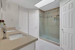 1912 Trixie Ln, Houston, TX 77042 - Photo 10