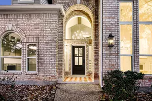 170 Golden Shadow Cir, The Woodlands, TX 77381 - Photo 2