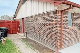 12123 Plumpoint Dr, Houston, TX 77099 - Photo 8