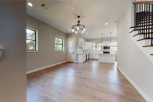 806 E 39th St, Houston, TX 77022 - Photo 16