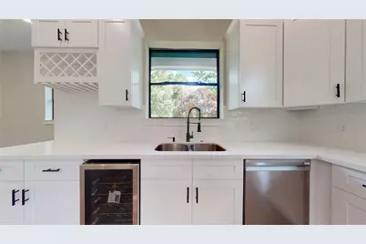 806 E 39th Street #A, Houston, TX 77022 - Photo 8