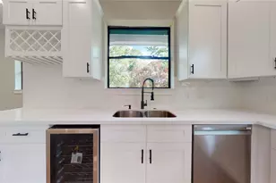 806 E 39th St, Houston, TX 77022 - Photo 8