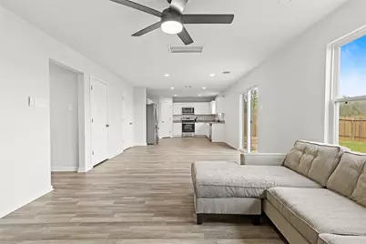 105 Avalon Drive, Huntsville, TX 77320 - Photo 8