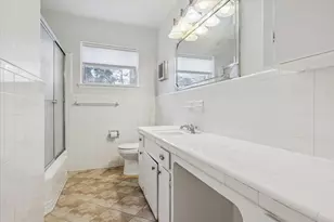 3310 Longfield Cir, Houston, TX 77063 - Photo 16