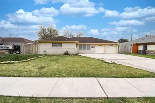 731 Dunwick Ln, Pasadena, TX 77502 - Photo 2