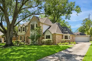 851 Glenchester Dr, Houston, TX 77079 - Photo 2