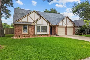 423 Starborrough Dr, League City, TX 77573 - Photo 4