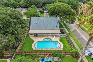 423 Starborrough Dr, League City, TX 77573 - Photo 38