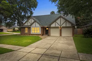 423 Starborrough Dr, League City, TX 77573 - Photo 2