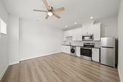 4007 New Orleans Street #B 1/2, Houston, TX 77020 - Photo 2