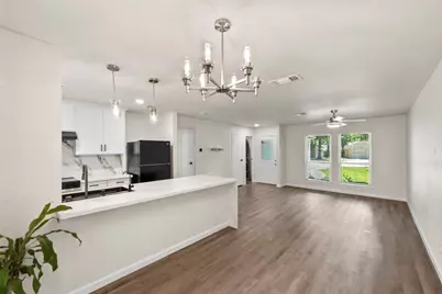 7 Hasting Oak Court, The Woodlands, TX 77381 - Photo 6