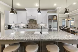 726 Stallion Cir, Angleton, TX 77515 - Photo 14