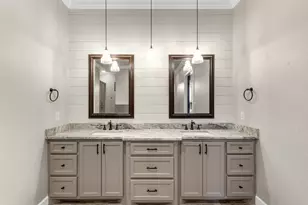 726 Stallion Cir, Angleton, TX 77515 - Photo 26